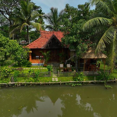 Little Chembaka Guest House Kumarakom Exterior foto