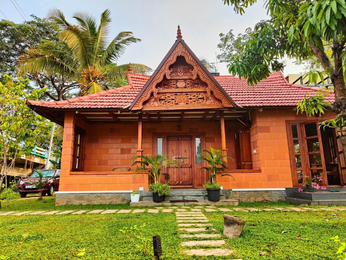 Little Chembaka Guest House Kumarakom Exterior foto