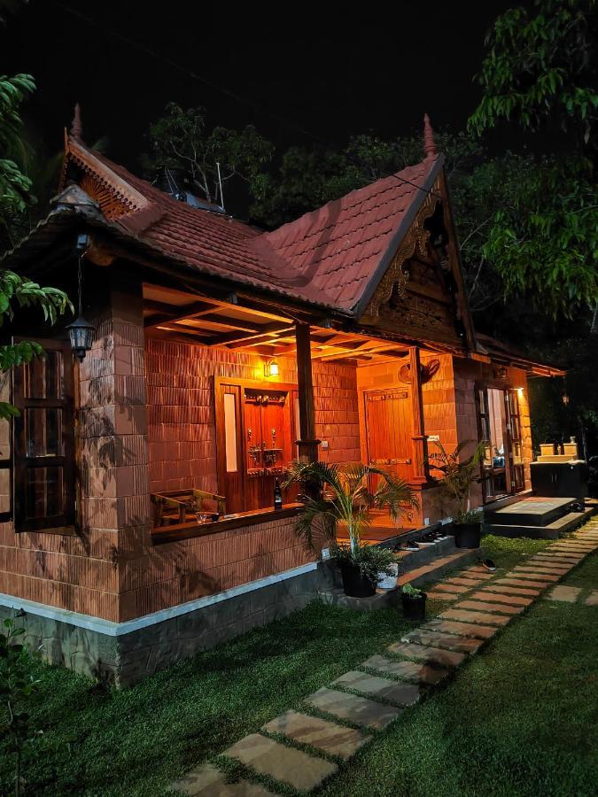 Little Chembaka Guest House Kumarakom Exterior foto