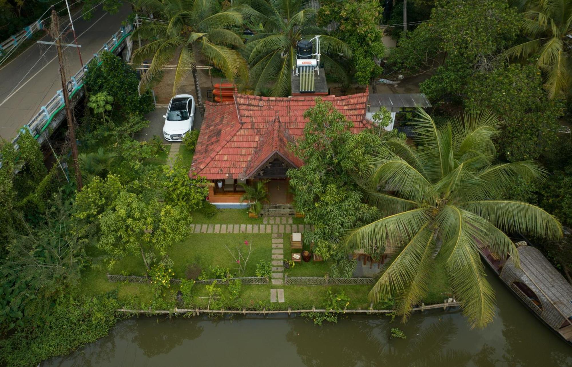 Little Chembaka Guest House Kumarakom Exterior foto