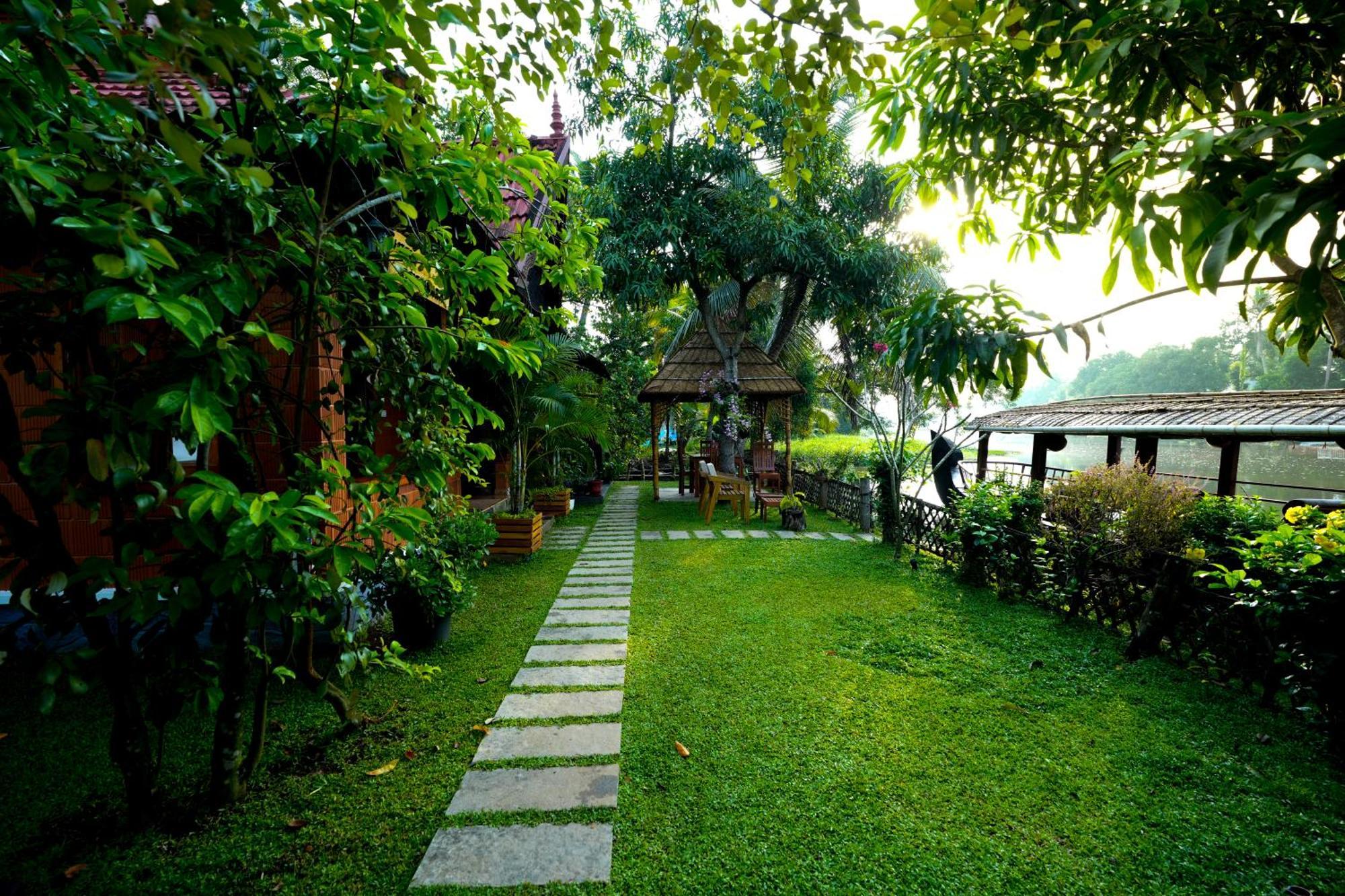 Little Chembaka Guest House Kumarakom Exterior foto